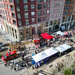 Großer Pavillion beim Stadteilfest in Freiham